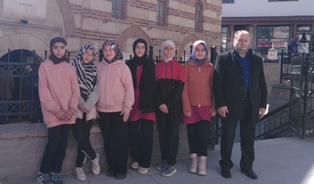 "Vakti Kuşanmak" Projesi Kapsamında Öğrencilerden Uygulamalı Din Eğitimi