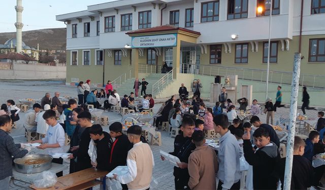 Öğrencilere İftar Programı