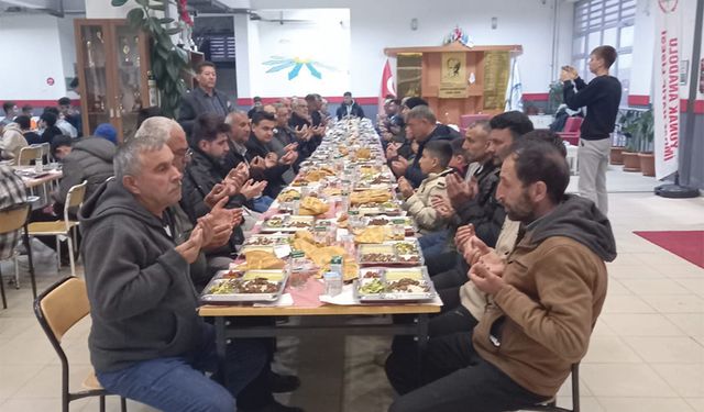 Yunak İHL Öğrenci ve Velileri İftar Sofrasında Buluştu