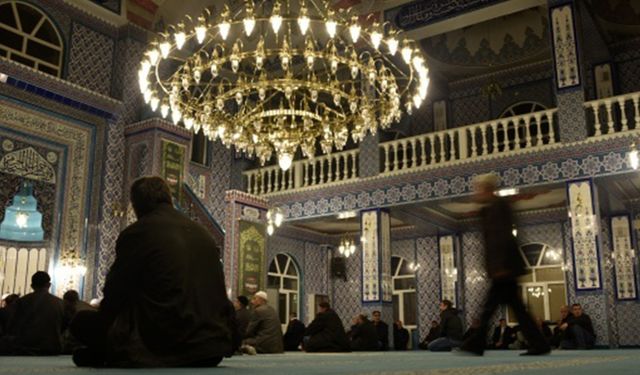 Mübarek Kadir Gecesini İdrak Ediyoruz