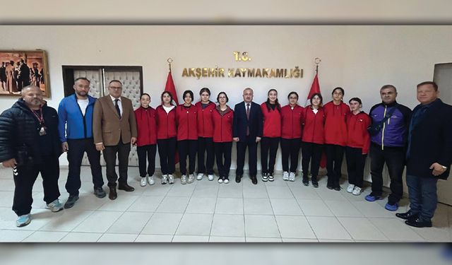 Kaymakam Özel’den Basketçilere Tebrik