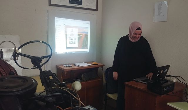 Yunak'ta Trafikte Nezaket ve Görgü Kuralları Anlatılıyor