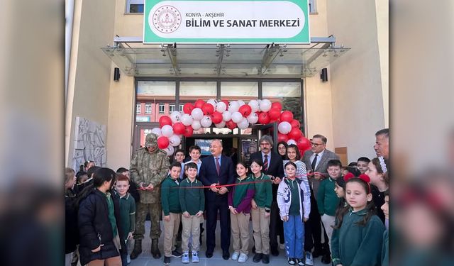 Akşehir BİLSEM’de TÜBİTAK 4006 Bilim Fuarı Açıldı
