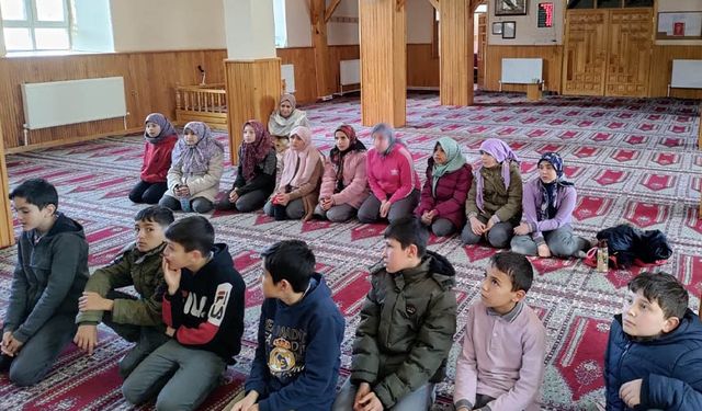 Çakıllar Ortaokulu'nda Manevi Atmosfer