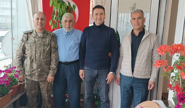 Albaylardan Umreden Dönen Kıbrıs Gazisine Ziyaret