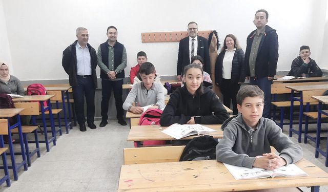 Müdür Topaloğlu’ndan Altuntaş’ta Eğitim Ziyareti