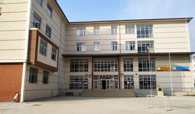Şehit Zeynep Sağır İmam Hatip Ortaokulu'nda Sınav Başvuruları Başladı