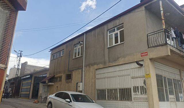 Ev Taksiti İçin Biriktirilen Altın ve Parayı Çaldılar