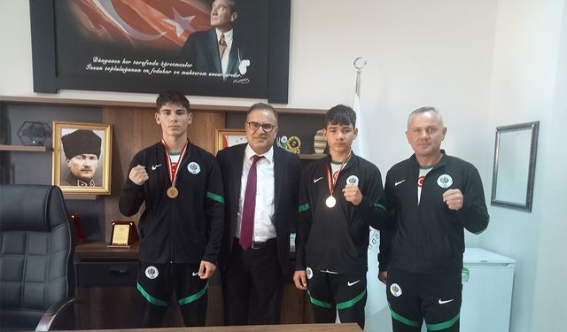Boksçular’dan Müdür Topaloğlu’na Ziyaret