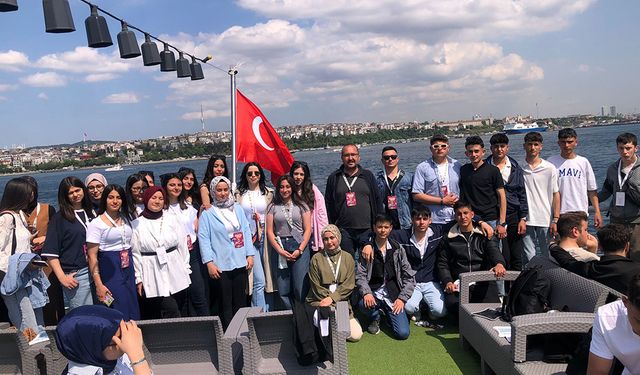 Yunaklı Öğrenciler İstanbul'u Gezdi