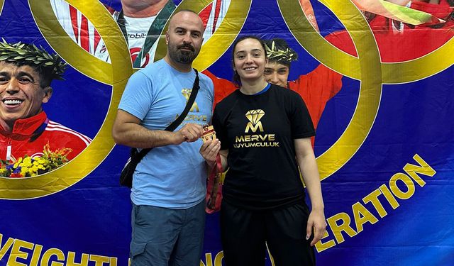 Beden Eğitimi Öğretmeni Nuray Güngör, Türkiye Şampiyonu Oldu