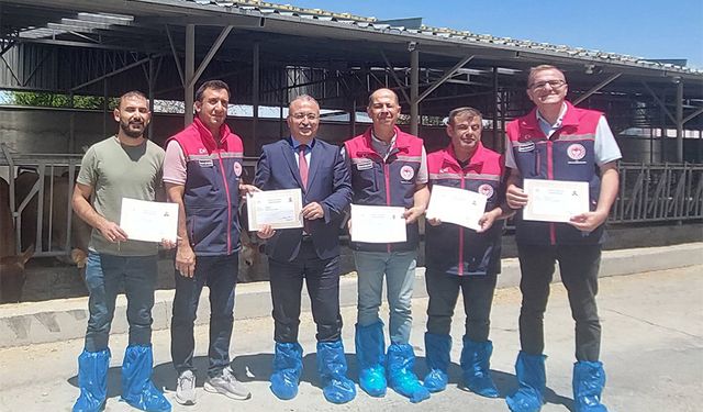 Kaymakam Özel’den Tarım Müdürü ve Personele Başarı Belgesi