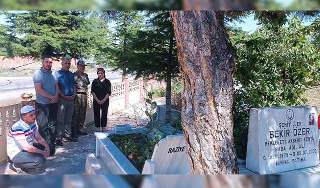 Şehit Bekir Özer Kabri Başında Dualarla Anıldı