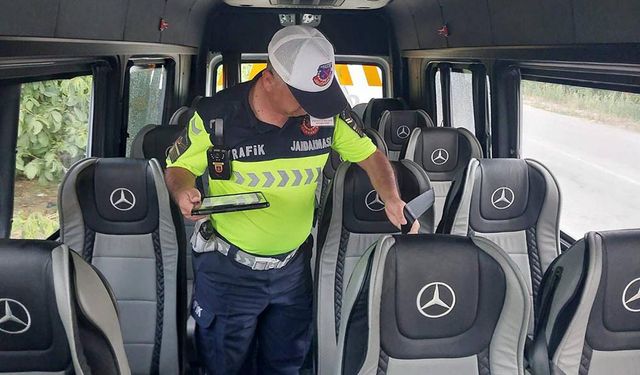 Jandarma’dan Okul Servislerine Trafik Denetimi ve Eğitim Semineri