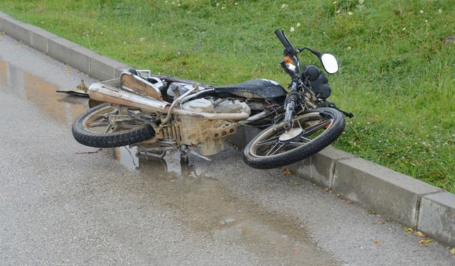 Sokak Köpeğine Çarpan Motosiklet Sürücüsü Hayatını Kaybetti