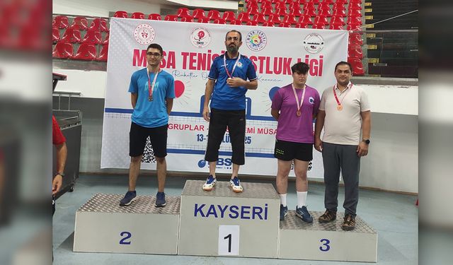 Asım Emir Şahin, Masa Tenisi Dostluk Ligi’nde 3. Oldu