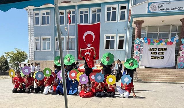Yunak'ta İlköğretim Haftası Kutlamaları