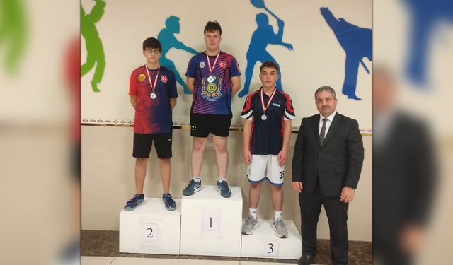 Masa Tenisi Turnuvasında Büyük Başarı