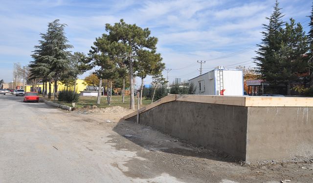 Sanayi Esnafı Rampadan Memnun, Yapım Yerinden Rahatsız