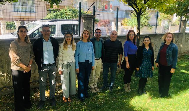 Eğitim-İş’ten Cumhuriyet İlkokulu’na Ziyaret