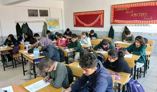 Yunak’ta Ortak Yazılı Sınavlar Başarıyla Gerçekleştirildi