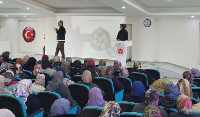 300 Kursiyere ‘En İyi Narkotik Polisi Anne’ Eğitimi Verildi