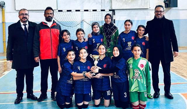 Engili Hasan Doğan Ortaokulu Futsal’da Akşehir Şampiyonu