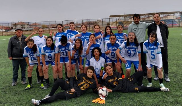 Akşehir Gençlerbirliği U-17 Kadın Takımı, Afyon’da 4-2 Galip