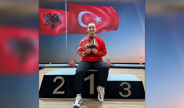 Akşehirli Öğretmen Nuray Güngör, Halterde Balkan Şampiyonu Oldu