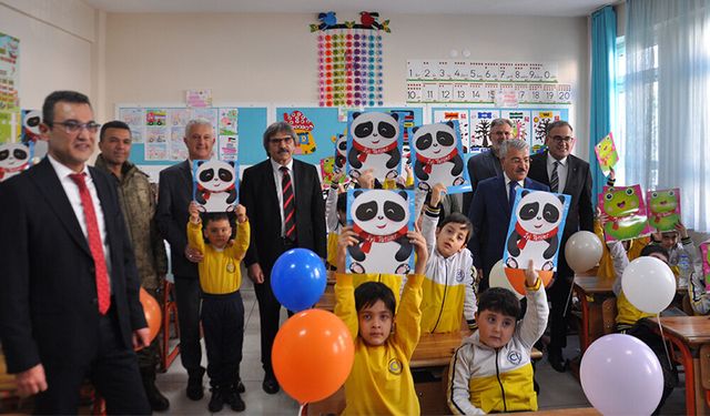 17 Bin 122 Öğrenci Karne Alarak Yarıyıl Tatiline Girdi