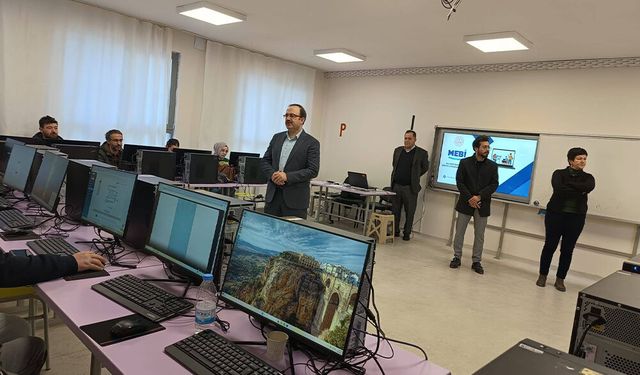 Akşehir’de “MEBİ” Bireysel Öğrenme Platformu Eğitimi