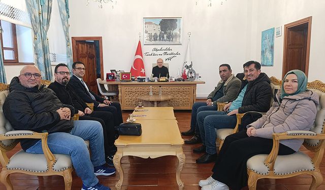 Hürriyetçi Eğitim Sen’den Başkan Nuri Köksal’a Ziyaret