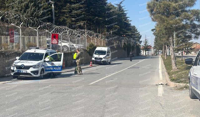 Polise Çarptı, Kaçmak İstedi Ama Yakalandı