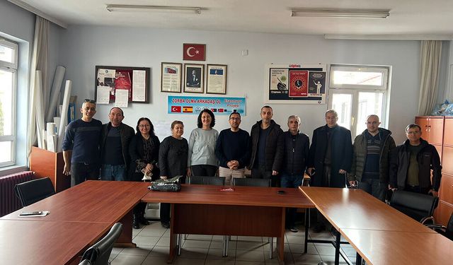 Eğitim-İş Akşehir Temsilciliği Öğretmenlerin Sorunlarını Dinledi