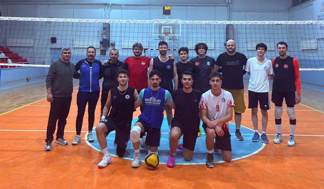 Akşehir Belediye Spor Erkek Voleybol Takımı 2. Lig Yolunda Sahaya Çıkıyor