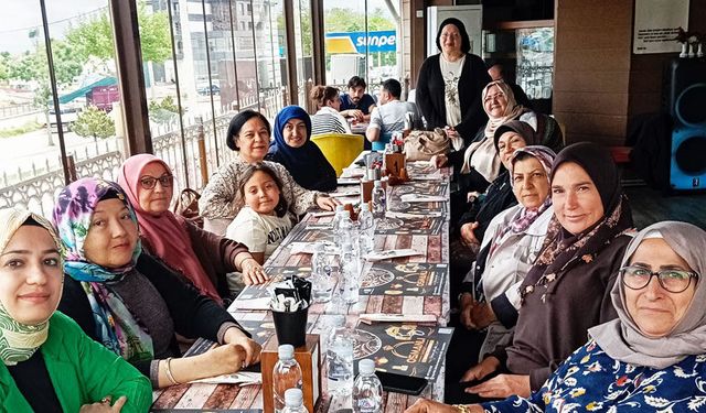 Batı Cephesi Kadınları Derneği’nden Kaynaşma Toplantısı