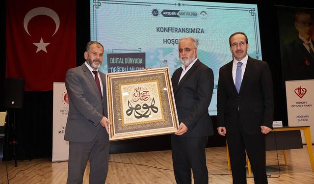 “Dijital Dünyada Değerli Ailem” Konferansı Yoğun Katılımla Gerçekleşti