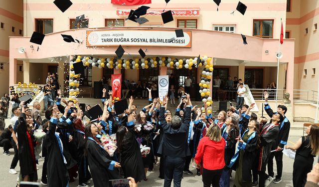 Sosyal Bilimler Lisesi’nde Kermes ve Mezuniyet Coşkusu