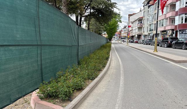 Kaldırımlar Yayaların Güvenli Yaşam Hakkıdır!