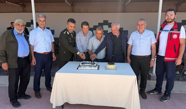 Garnizon Komutanlığında Şehit ve Gazi Babalarına Babalar Günü Kutlaması