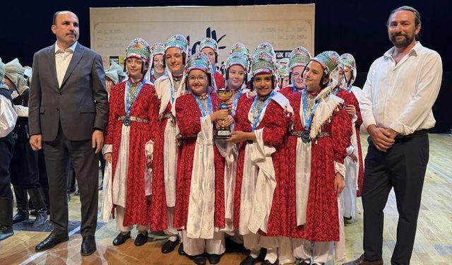 Halk Oyunları Ekibine Balkan Turu Ödülü