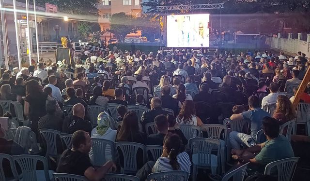 Küçükağa Anaokulu’ndan Babalar Günü’ne Özel Açık Hava Sineması Etkinliği