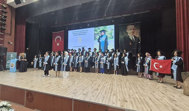 Akşehir MYO’da 36. Mezuniyet Coşkusu