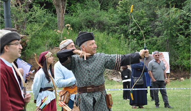 Okçu Dostlar Nasreddin Hoca Buluşması Akşehir’de Başladı