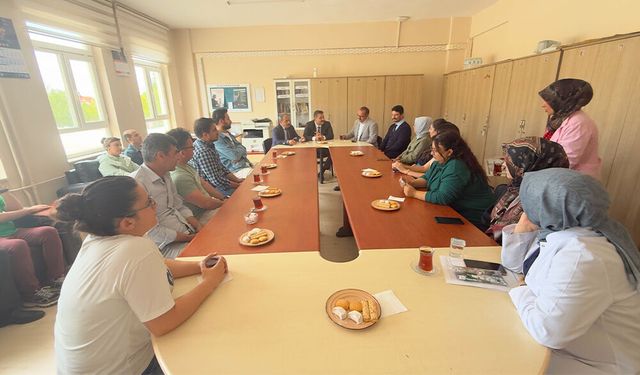 Yunak'ta Öğretmenler Odası Buluşmaları Devam Ediyor