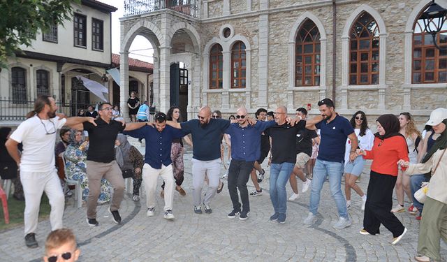 Tarihi Kilise Bahçesinde Halk Oyunları Workshopu Düzenlendi