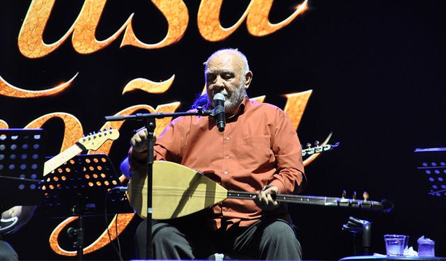 Musa Eroğlu Akşehir'de Türkü Ziyafeti Sundu