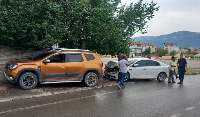 İstasyon Mahallesi’nde Kaza: 4 Yaralı