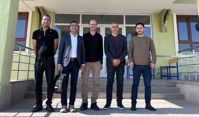 Eğitim-İş Akşehir Temsilciliğinden Hacı İbrahim Veli Ortaokuluna Ziyaret