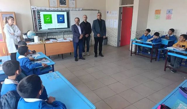 Mahmut İşcan’dan Turgut Okullarına Ziyaret